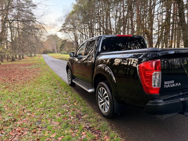 Nissan Navara 2016 Crew Cab Pick Up 373429360