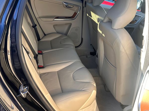 2017 VOLVO XC60 AUTO 2.0 DIESEL PANORAMIC ROOF 373430040