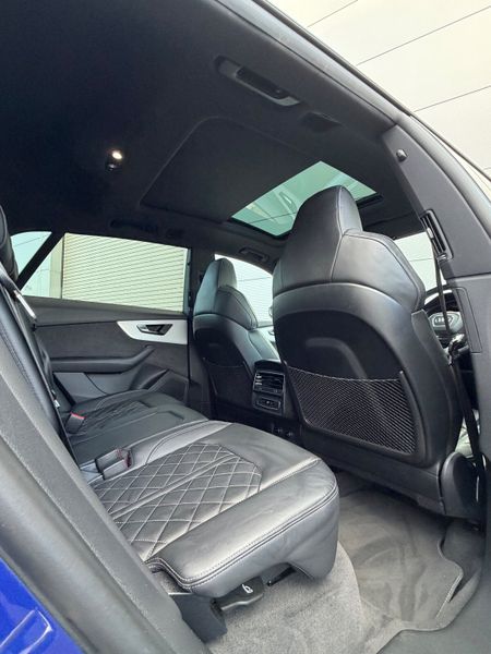 232 Audi Q8 60 TFSI e Competition 373433963