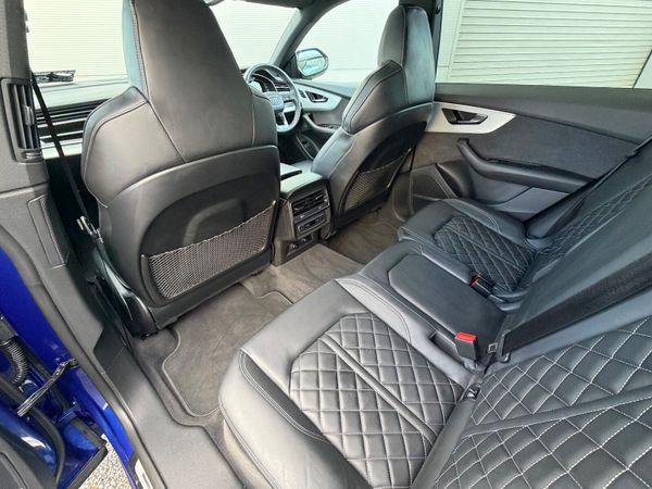 232 Audi Q8 60 TFSI e Competition 373433970