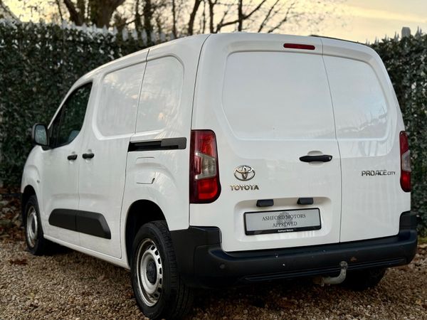 Toyota Proace City 1.5d SWB 373444475