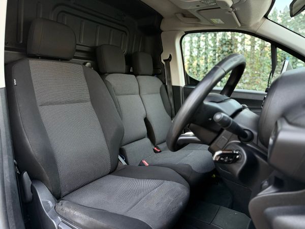 Toyota Proace City 1.5d SWB 373444476