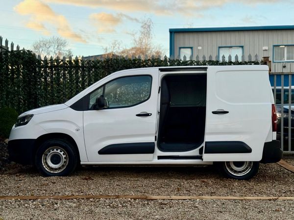 Toyota Proace City 1.5d SWB 373444478