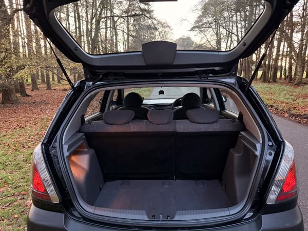 Kia Rio 2009 1.4 Hatchback Low Mileage 373484065