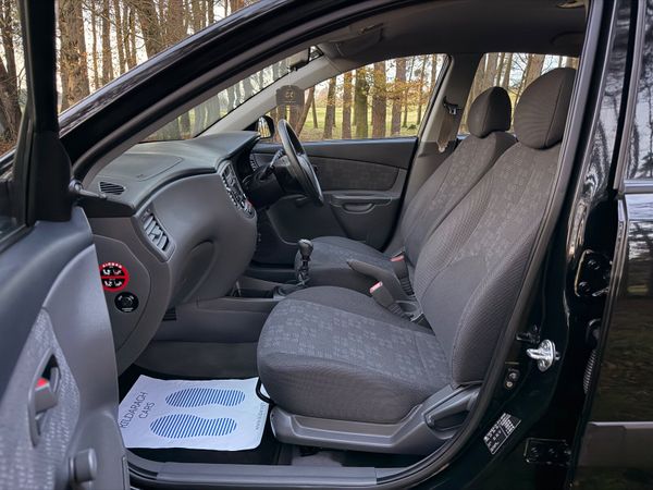 Kia Rio 2009 1.4 Hatchback Low Mileage 373484062