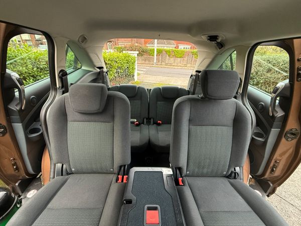 Stunning Ford C-Max 7 Seater.  2-year Warranty. 373487824