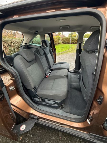 Stunning Ford C-Max 7 Seater.  2-year Warranty. 373487830