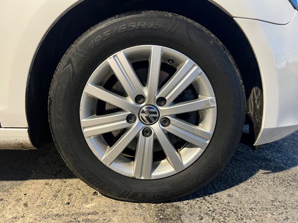 Volkswagen Golf 1.2 TSI Auto 373489713