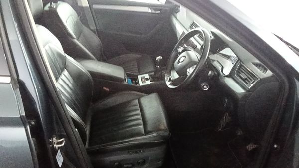 212 Skoda Superb - 2.0 TDI - SE Technology 150 BHP 373490991