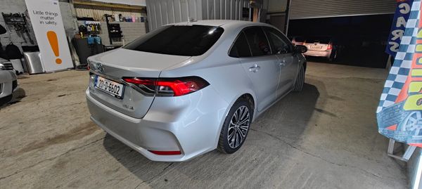 201 - Toyota Corolla 1.8 Petrol Hybrid NCT 2028 373491708