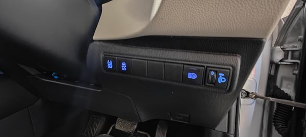 201 - Toyota Corolla 1.8 Petrol Hybrid NCT 2028 373491729