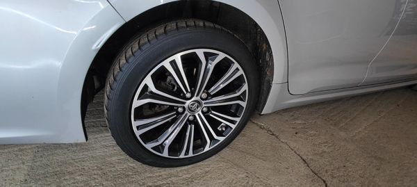 201 - Toyota Corolla 1.8 Petrol Hybrid NCT 2028 373491746