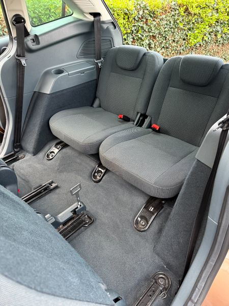 Ford Grand C-Max. 7 Seater.  2-year Warranty. 373492263