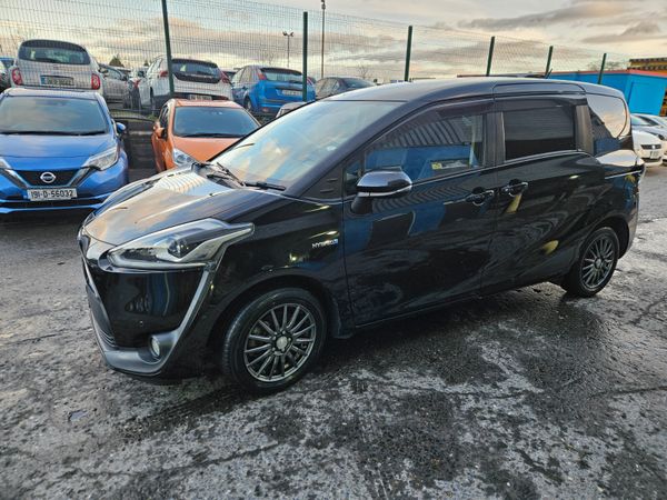 2015 Toyota Sienta 1.5 Hybrid Auto / 7 Seater 373511695