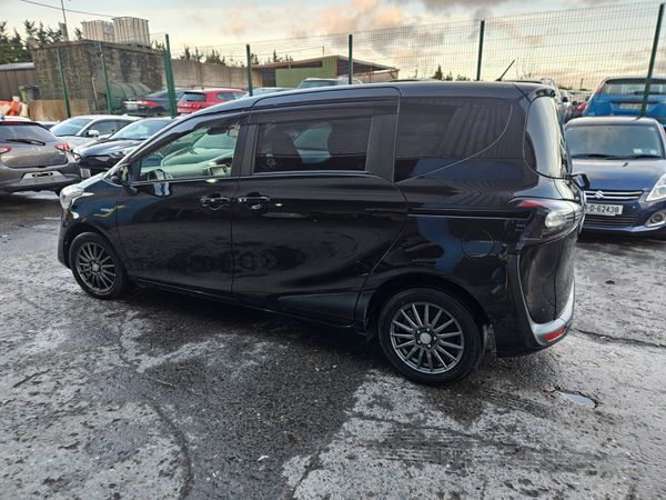 2015 Toyota Sienta 1.5 Hybrid Auto / 7 Seater 373511696