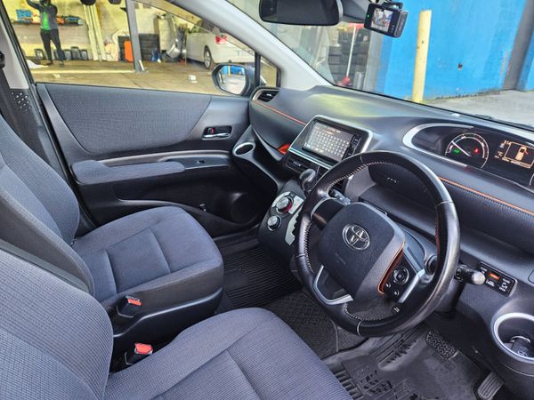 2015 Toyota Sienta 1.5 Hybrid Auto / 7 Seater 373511705