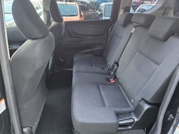 2015 Toyota Sienta 1.5 Hybrid Auto / 7 Seater 373511727