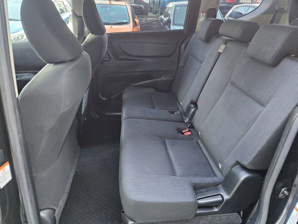 2015 Toyota Sienta 1.5 Hybrid Auto / 7 Seater 373511729