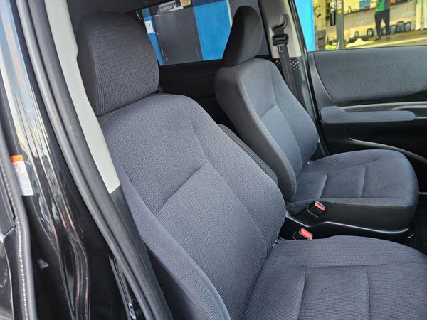 2015 Toyota Sienta 1.5 Hybrid Auto / 7 Seater 373511720