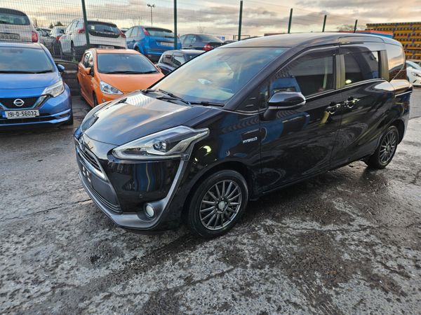2015 Toyota Sienta 1.5 Hybrid Auto / 7 Seater 373511742