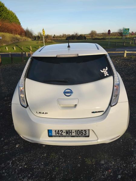 Nissan Leaf 2014 373589575