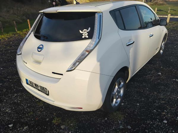 Nissan Leaf 2014 373589570
