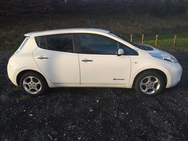 Nissan Leaf 2014 373589572