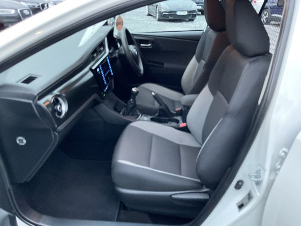 2019 TOYOTA AURIS 1.4 D4D TWO OWNER 373592259