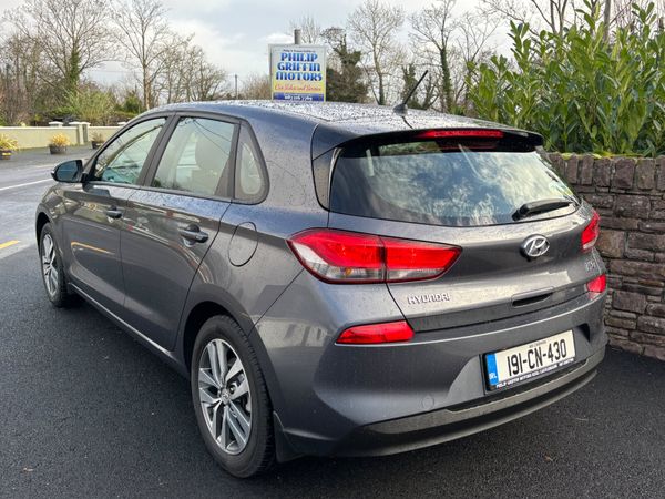 Hyundai i30 1.6 CRDI Deluxe low kms as new 373619660