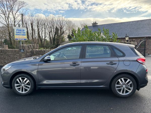 Hyundai i30 1.6 CRDI Deluxe low kms as new 373619662