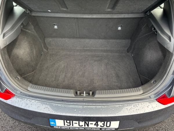 Hyundai i30 1.6 CRDI Deluxe low kms as new 373619867