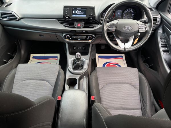 Hyundai i30 1.6 CRDI Deluxe low kms as new 373619868