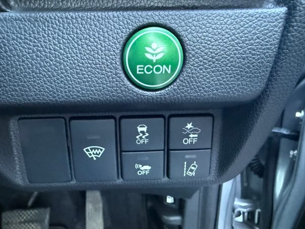 2017 Honda JAZZ/FIT 1.5 Hybrid auto, Top Specs 373635546