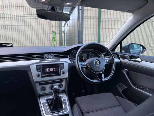 Vw Passat 161 Low Miles!! 373637272