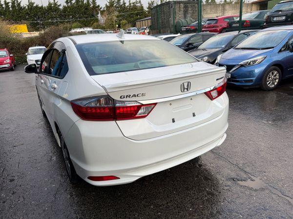 2015 Honda Grace HYBRID Automatic 373638696