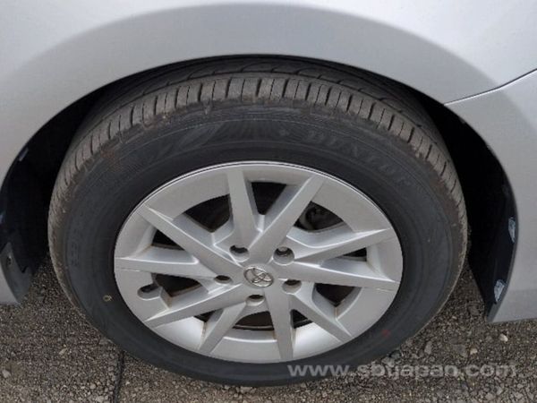 Toyota prius ** 2020/4** 7 seater 373641383