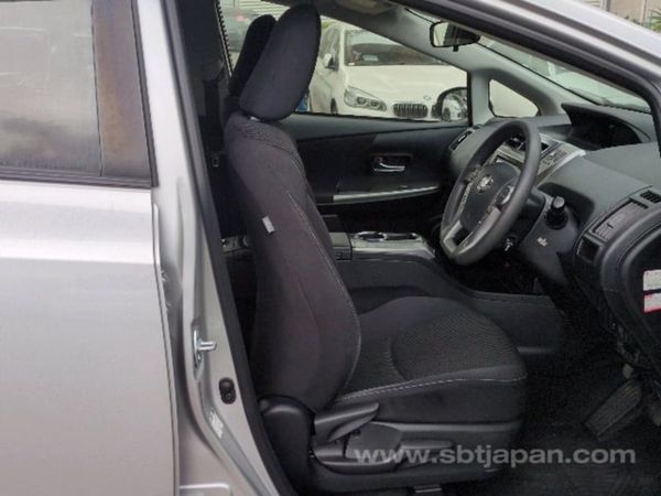 Toyota prius ** 2020/4** 7 seater 373641394