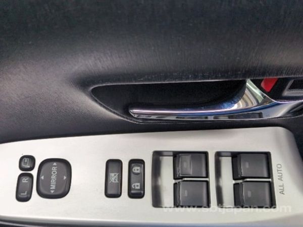 Toyota prius ** 2020/4** 7 seater 373641396