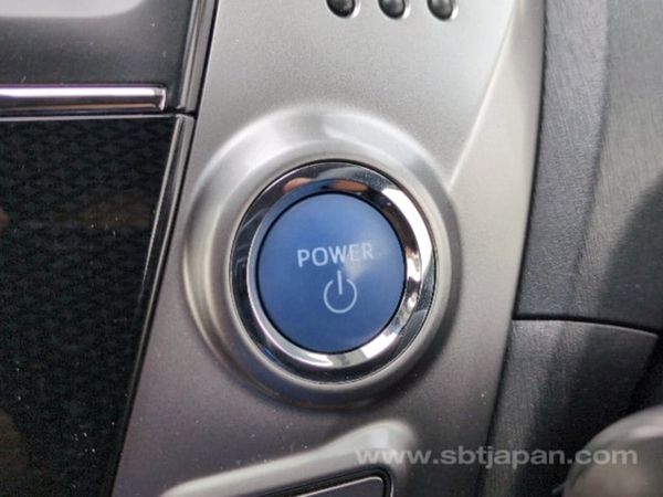 Toyota prius ** 2020/4** 7 seater 373641416