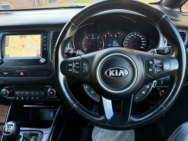 Stunning Kia Carens 7 Seater. 2-year Warranty. 373654013