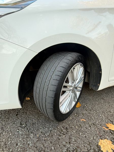 Stunning Kia Carens 7 Seater. 2-year Warranty. 373654047