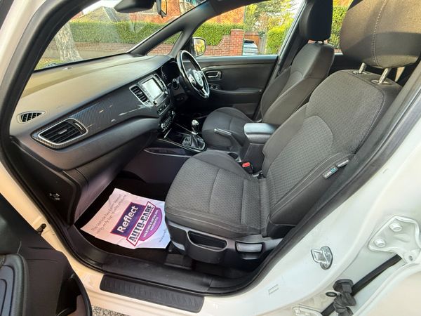 Stunning Kia Carens 7 Seater. 2-year Warranty. 373653963