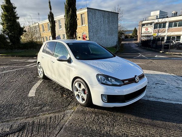 Volkswagen Golf Gti 2010 77,000 kms 373670128