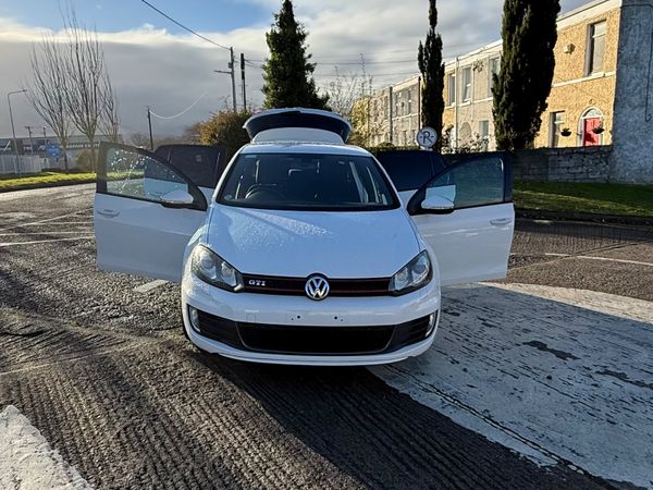 Volkswagen Golf Gti 2010 77,000 kms 373670197