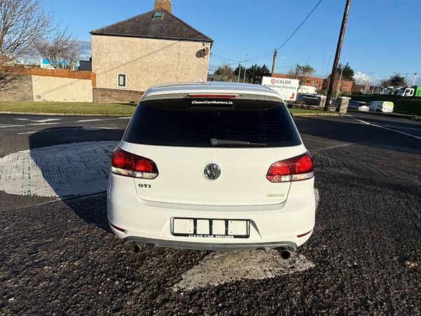 Volkswagen Golf Gti 2010 77,000 kms 373670208