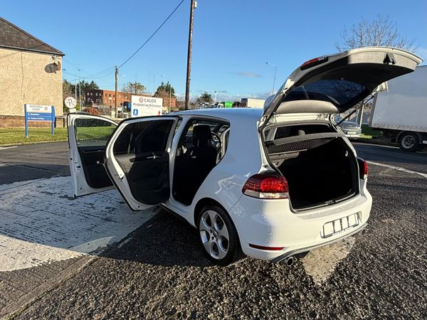 Volkswagen Golf Gti 2010 77,000 kms 373670245