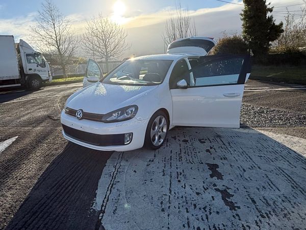 Volkswagen Golf Gti 2010 77,000 kms 373670242