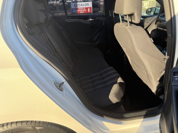 Volkswagen Golf Gti 2010 77,000 kms 373670288