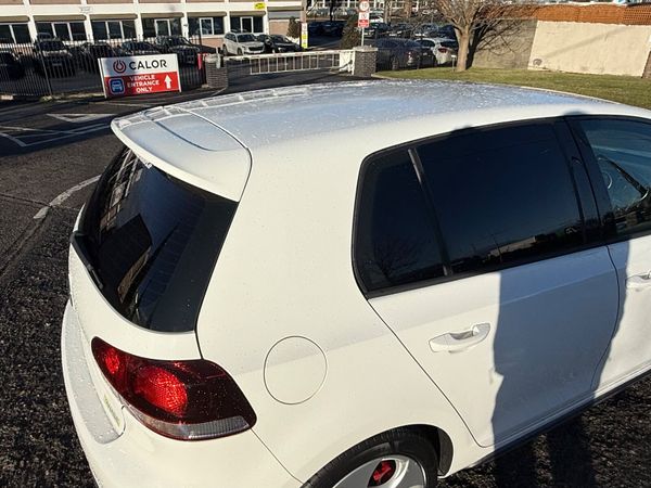 Volkswagen Golf Gti 2010 77,000 kms 373670280