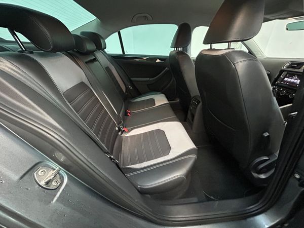 171 VOLKSWAGEN JETTA 2.0TDI HIGHLINE - LOW KMS - 373680078